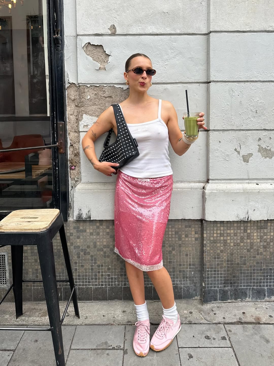 Kako kombinirati tenisice i suknju