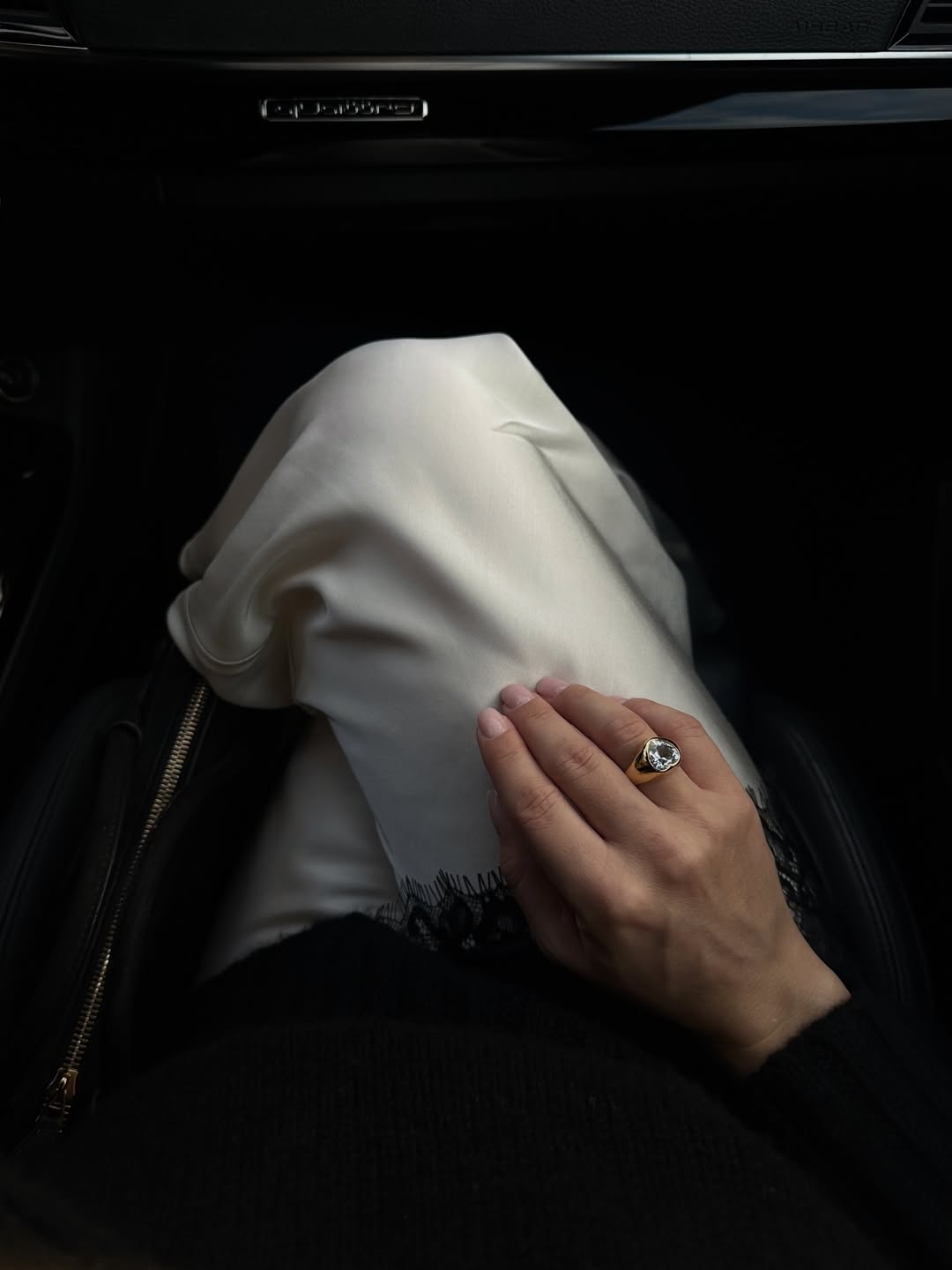 Satenske hlače iz high streeta