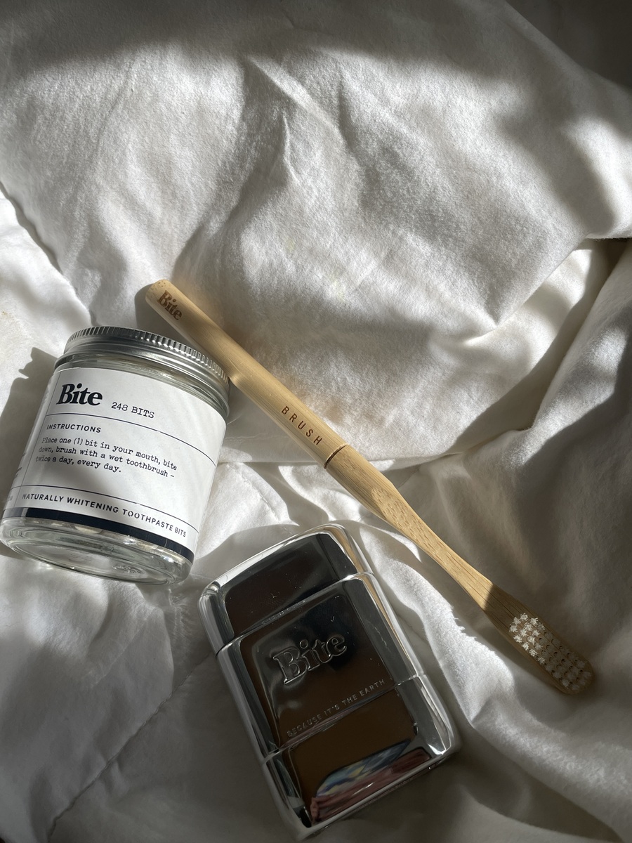 Zubni konac kao alat za dugovječnost i prevenciju bolesti