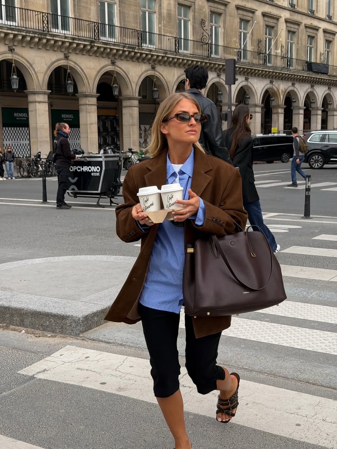 Chic kombinacije crne i smeđe boje