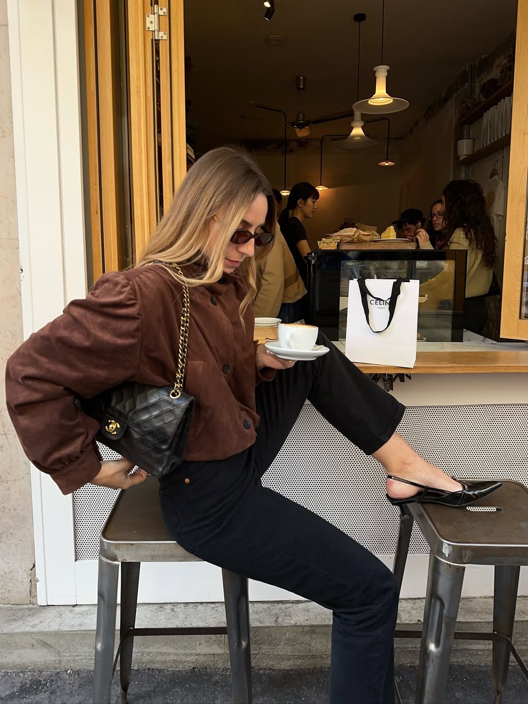 Chic kombinacije crne i smeđe boje