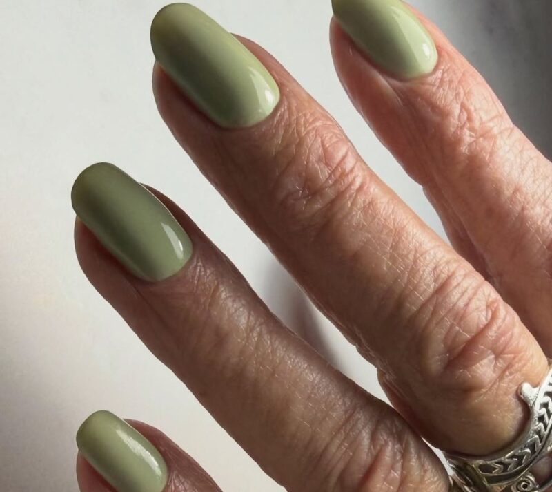 Najbolje nijanse proljetno-ljetnih lakova za žene 50+