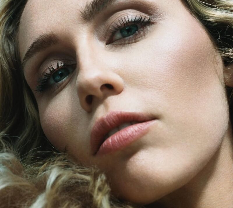 Kako odrediti oblik očiju i pravilno ih naglasiti šminkom