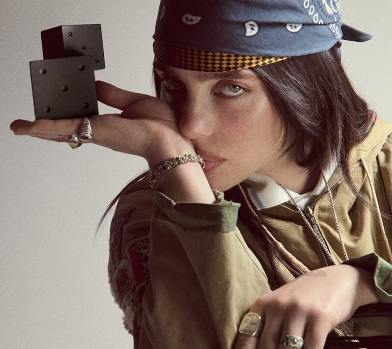 Ovo je parfem od kojeg se Billie Eilish ne odvaja – čuva ga i u autu i torbici