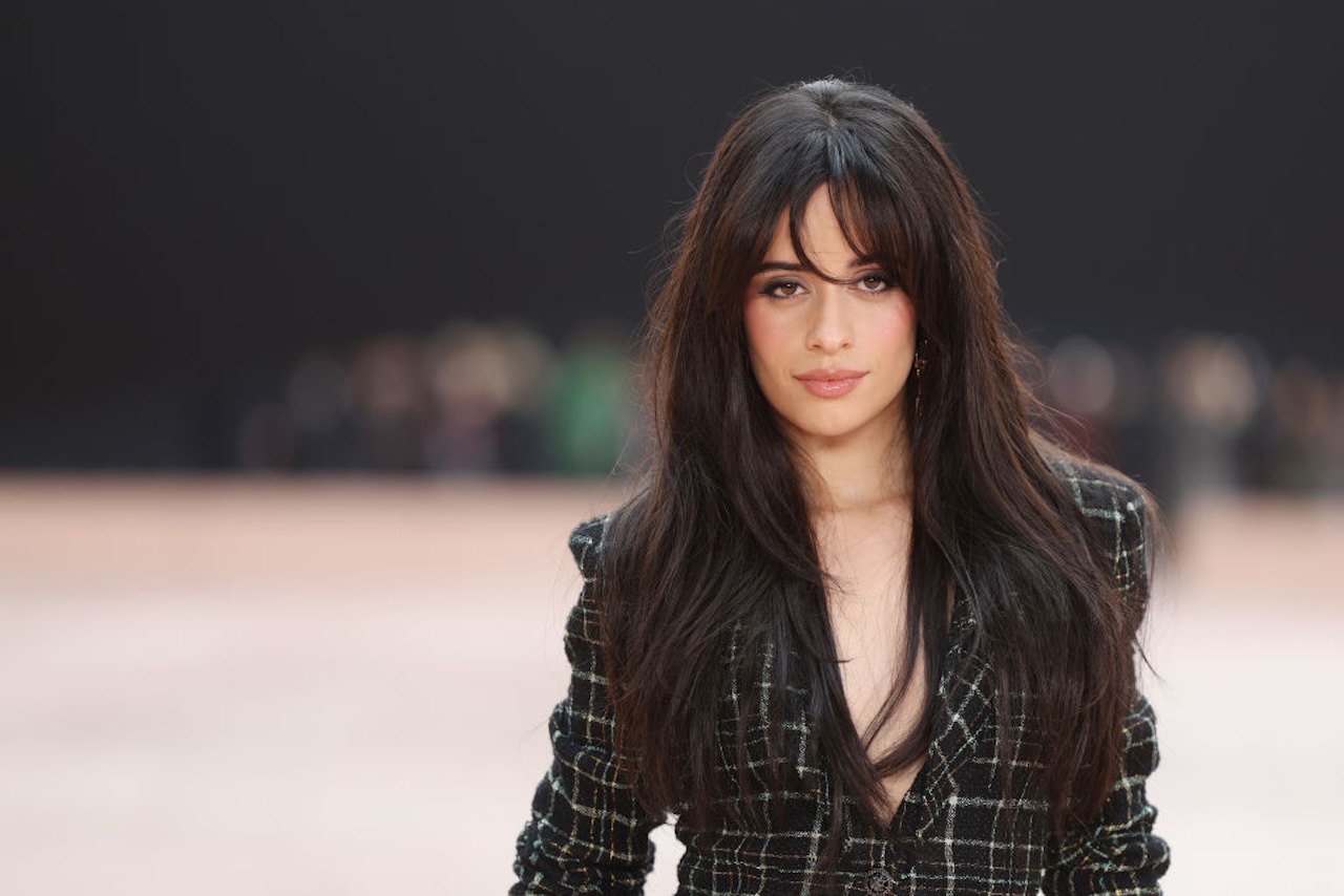 “Cloud” šiške Camile Cabello novi su ljetni trend “Cloud” šiške Camile Cabello novi su ljetni trend
