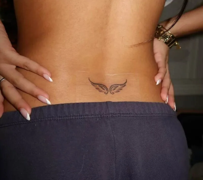 "Tramp stamp" tetovaže doživljavaju veliki povratak, a Gen Z ih nosi na potpuno novi način