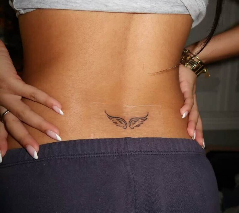 “Tramp stamp” tetovaže doživljavaju veliki povratak, a Gen Z ih nosi na potpuno novi način
