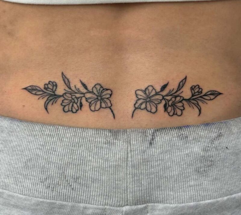 tramp stamp tetovaže (1)