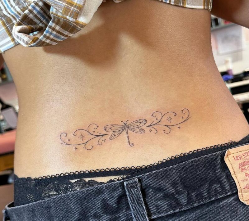 tramp stamp tetovaže (1)