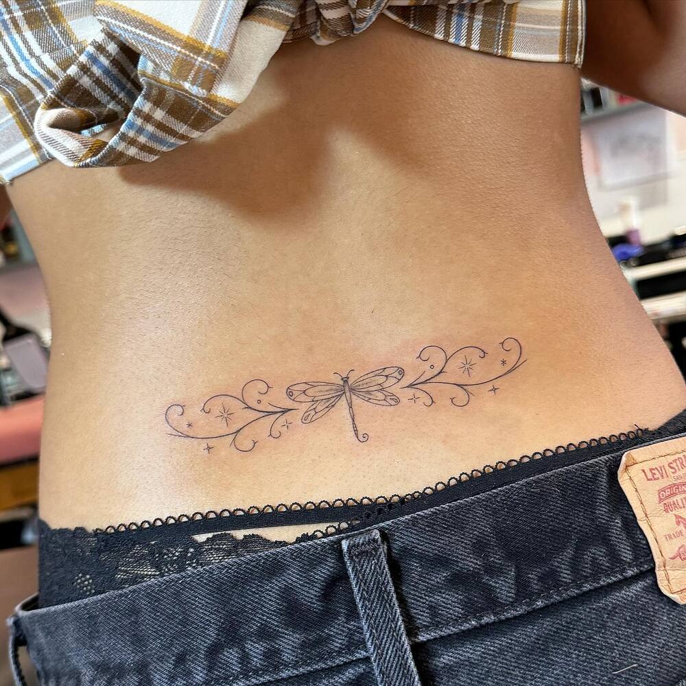 tramp stamp tetovaže (1)
