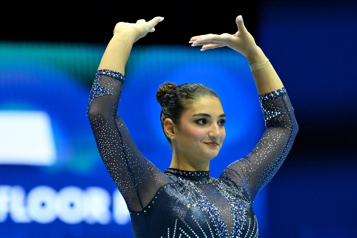 Manila Esposito izgled kritike