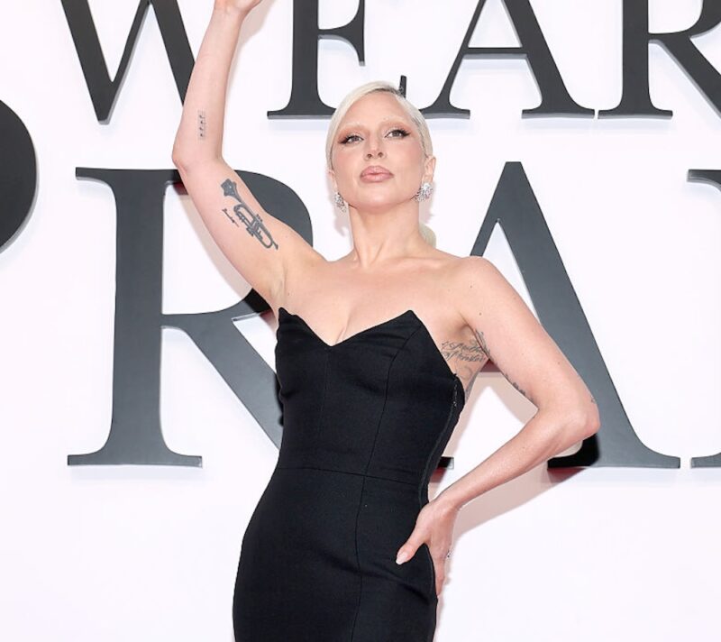 Lady Gaga pokazala kako se našminkati u jednoj minuti – potrebna su joj samo 3 proizvoda