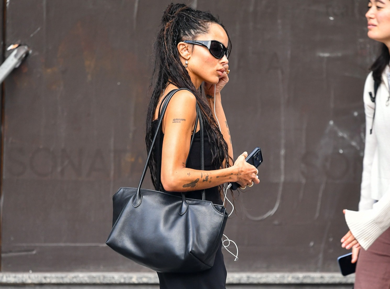Zoe kravitz outfit