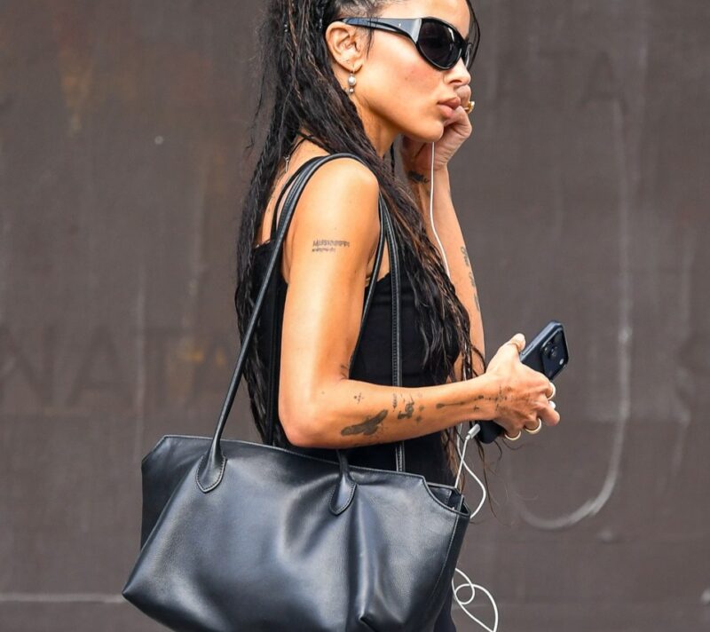Zoë Kravitz ima savršen outfit za prijelazno razdoblje – i vrlo ga je lako kopirati