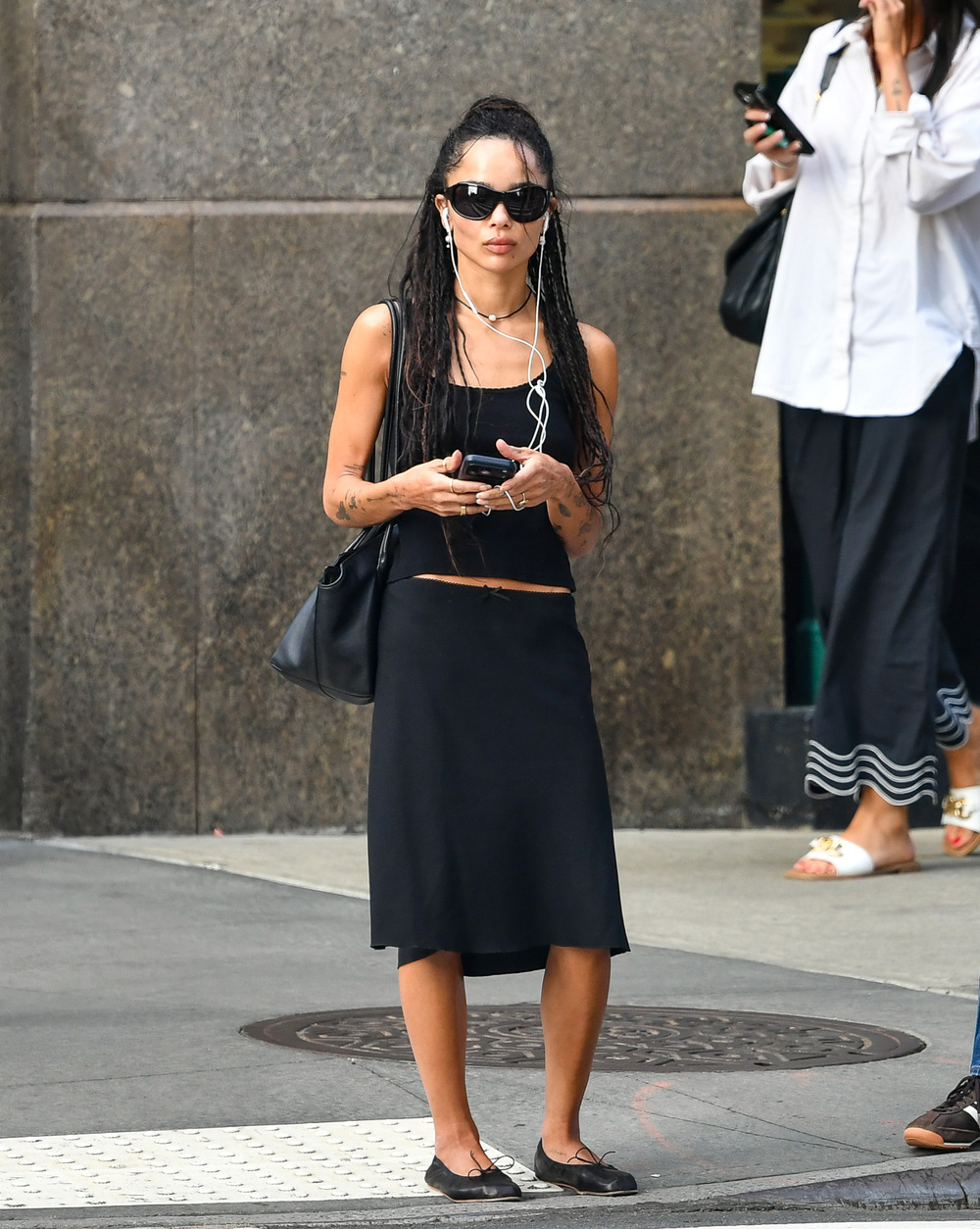 Zoe kravitz outfit