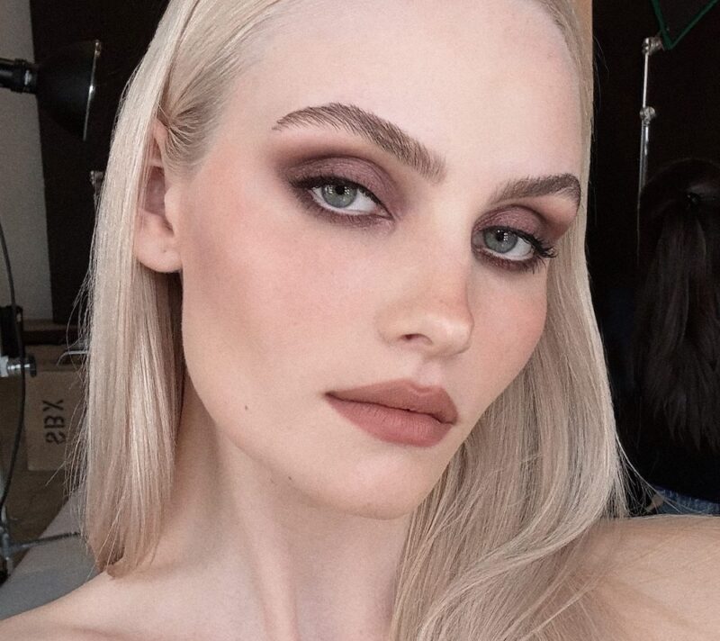 Zbogom, klasični smokey eye: “antilop” sjenilo izgleda puno nježnije i lakše se nanosi