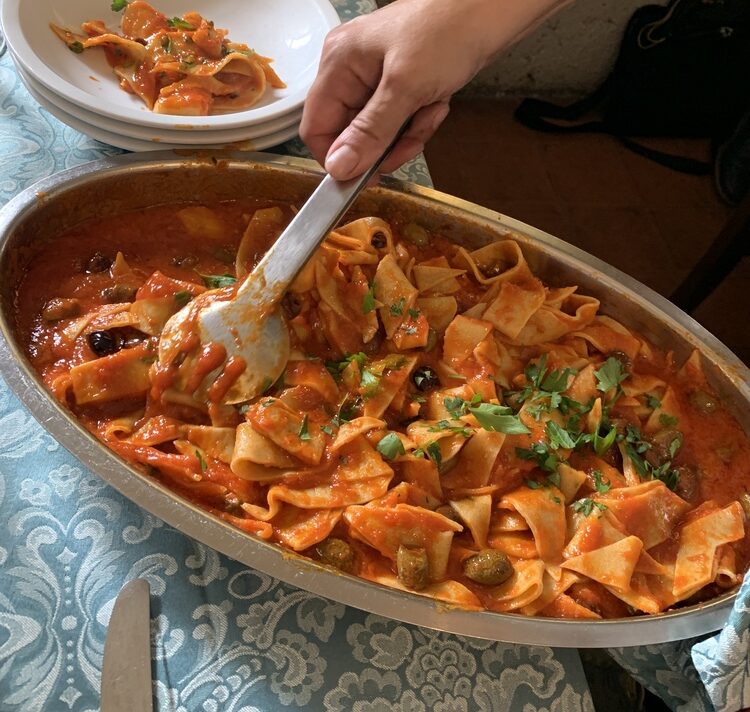 Dirty cabbage: ovaj recept za “tjesteninu” od kupusa savršen je jesenski ručak