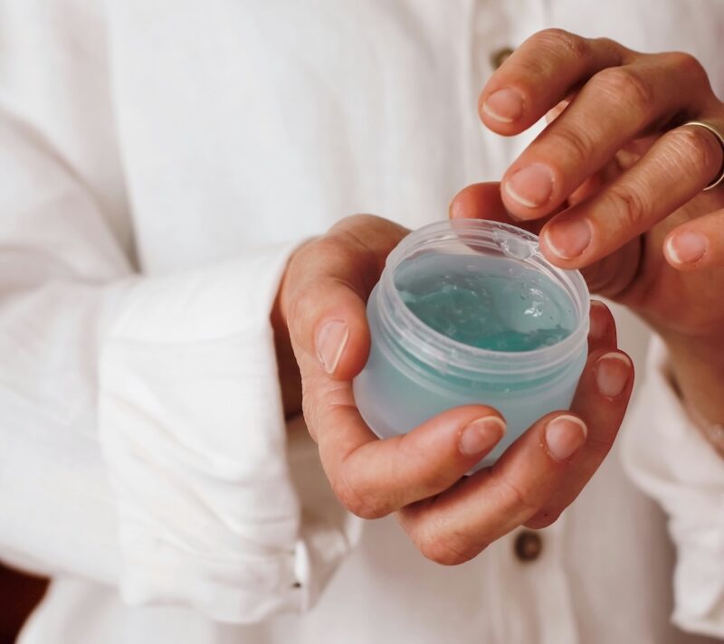 Serum uvijek nanosite prije kreme? Postoje iznimke koje vrijedi znati